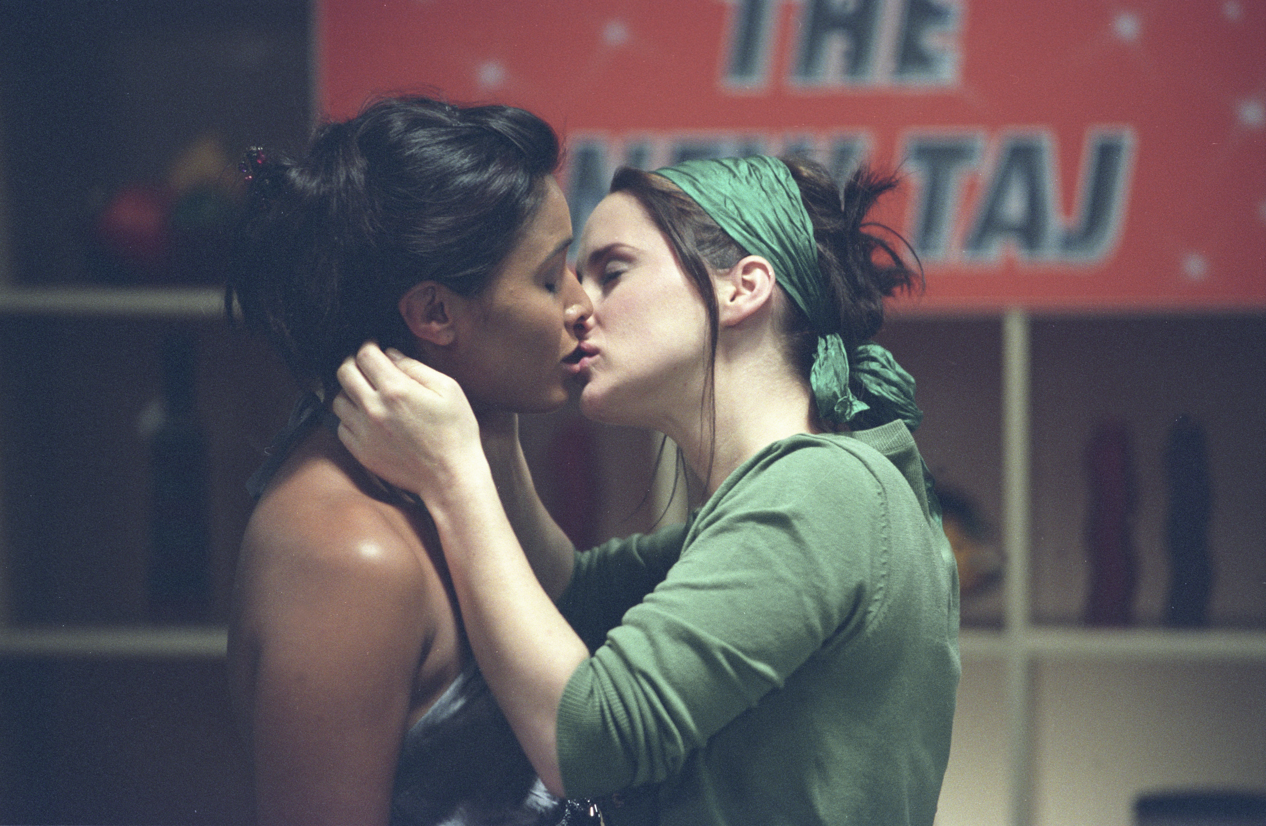 Laura fraser lesbians kisses